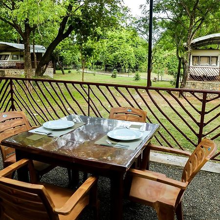 Bed and Breakfast Malwathu Oya Caravan Park à Anurâdhapura Extérieur photo