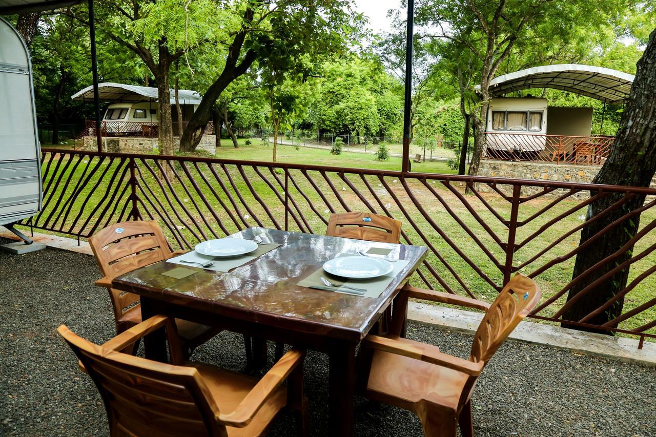 Bed and Breakfast Malwathu Oya Caravan Park à Anurâdhapura Extérieur photo