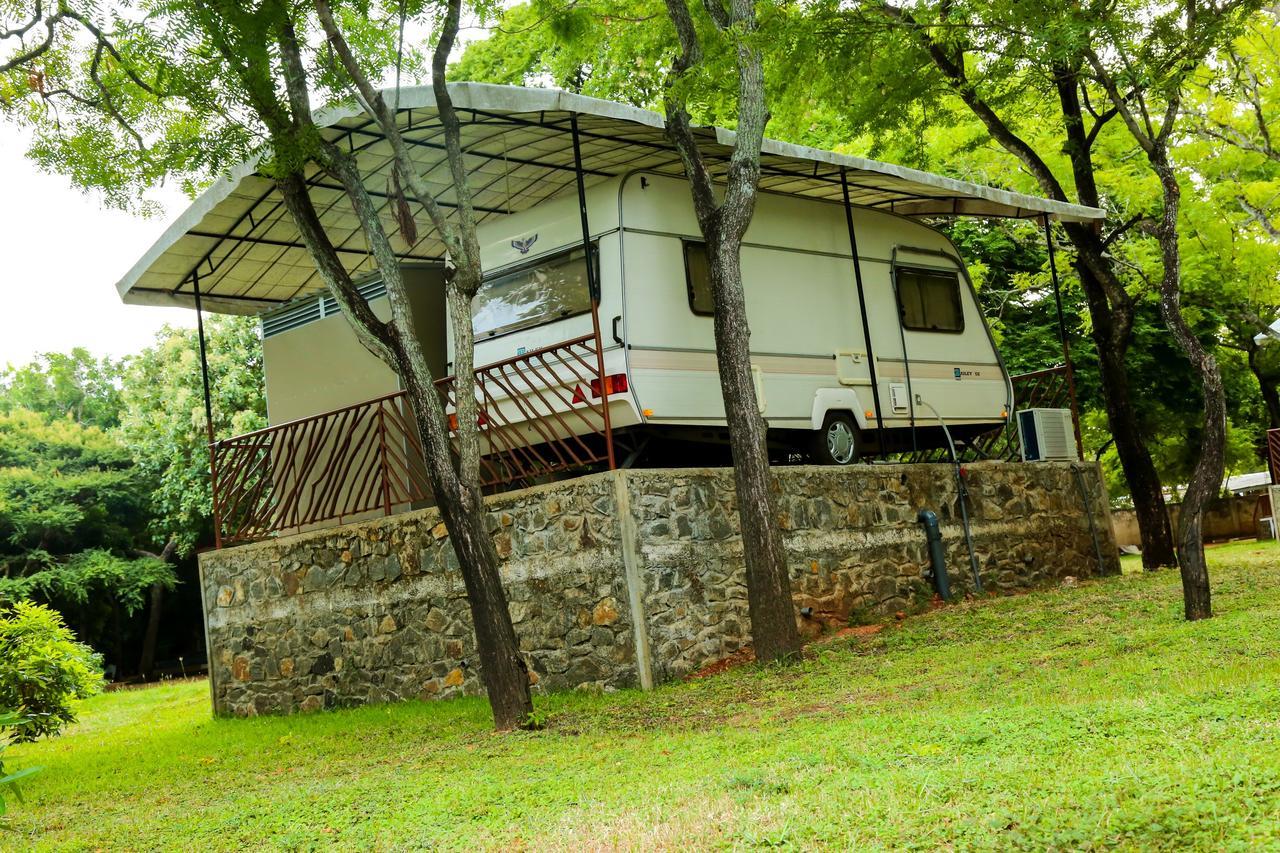Bed and Breakfast Malwathu Oya Caravan Park à Anurâdhapura Extérieur photo