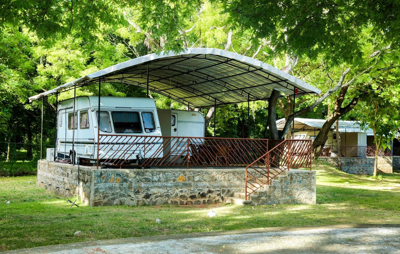Bed and Breakfast Malwathu Oya Caravan Park à Anurâdhapura Extérieur photo