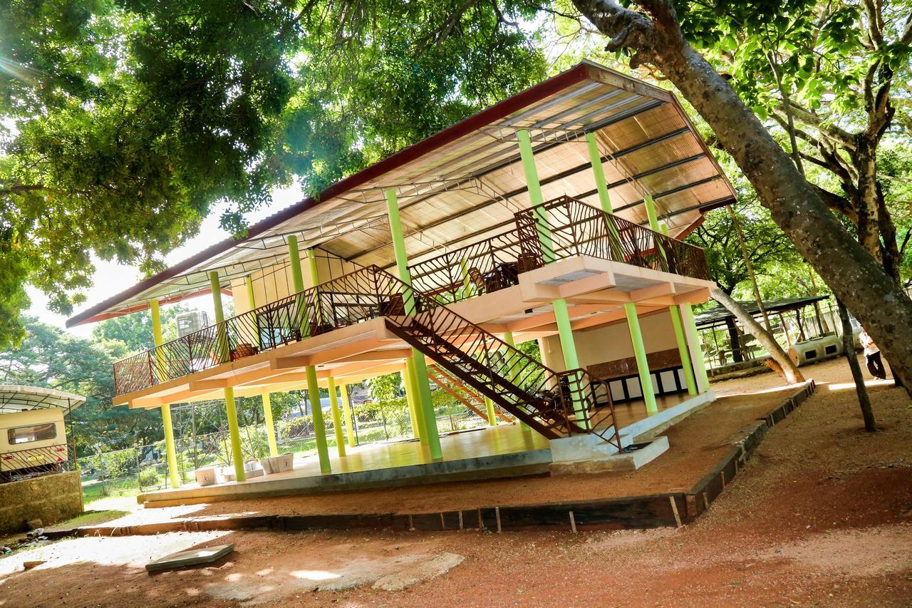 Bed and Breakfast Malwathu Oya Caravan Park à Anurâdhapura Extérieur photo
